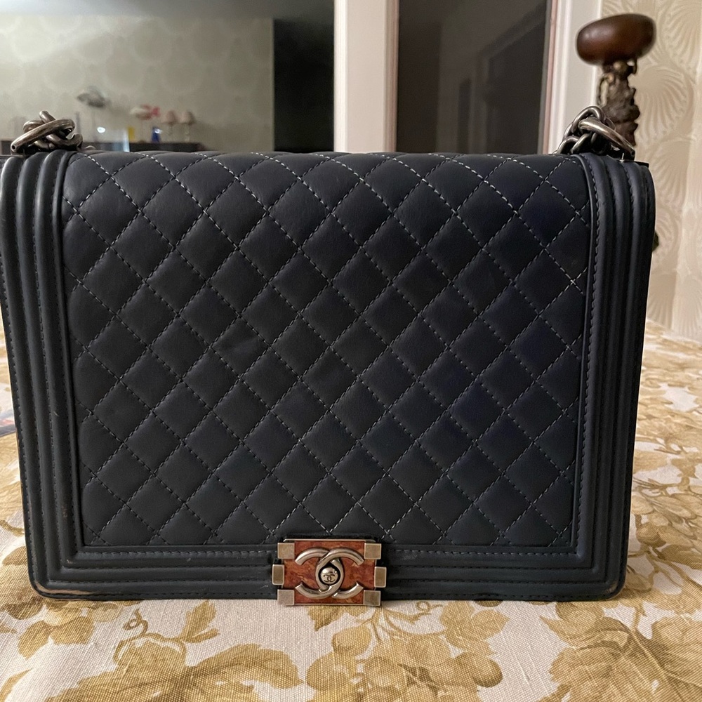 Chanel Boy Jumbo (XL) shoulder bag Navy Blue Leather